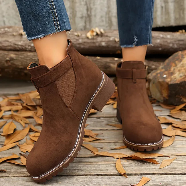 Veloella - Ankle Boots With Buckle Straps