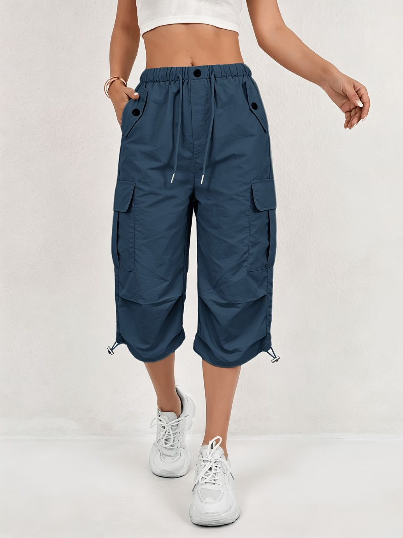 Nanna - Comfortable Three-Quarter Cargo Pants