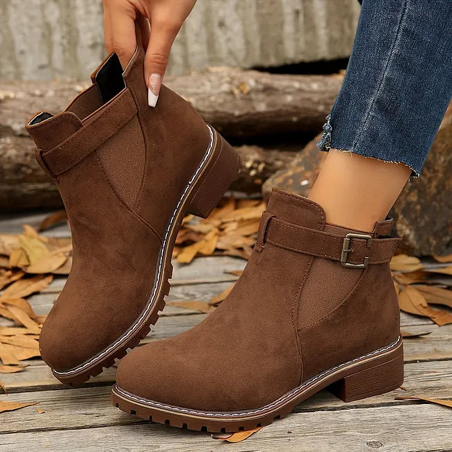Veloella - Ankle Boots With Buckle Straps