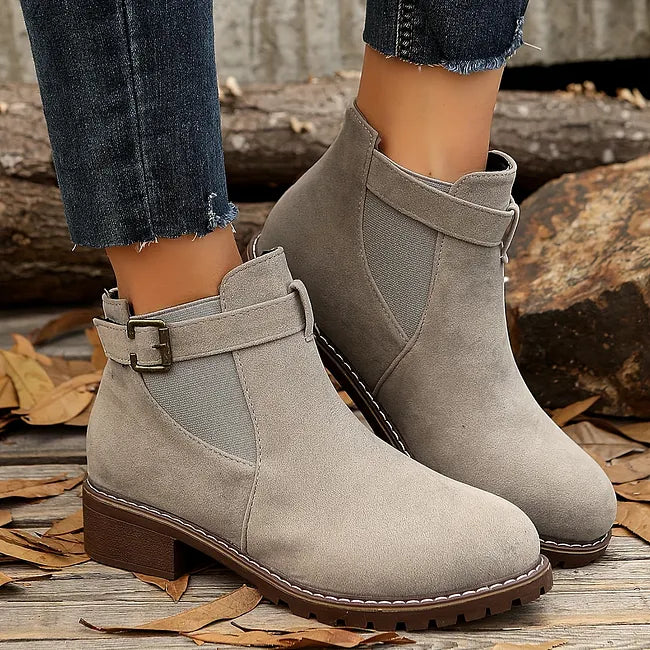 Veloella - Ankle Boots With Buckle Straps