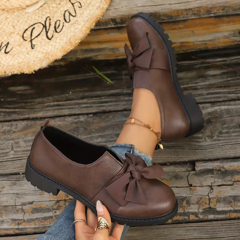 Gwenis - Elegant Bow Accent Round Toe Chunky Sole Loafers