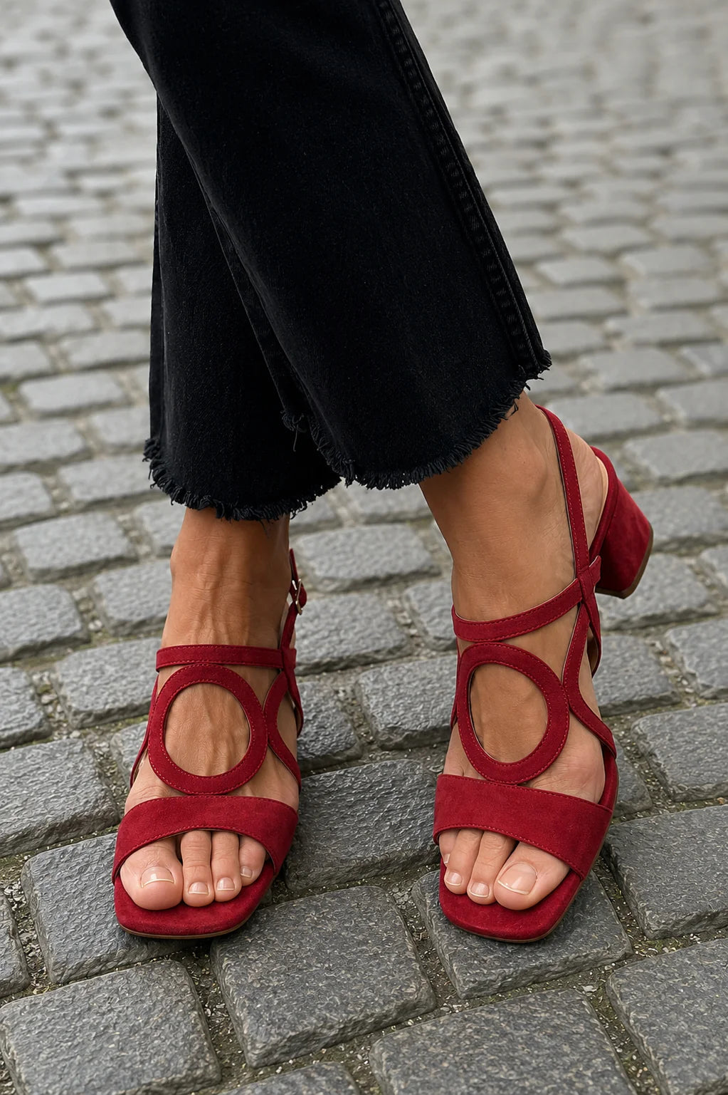 Gurng - Sandals With a Square Toe And Rounded Cut