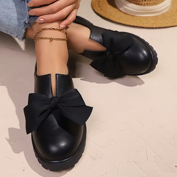 Gwenis - Elegant Bow Accent Round Toe Chunky Sole Loafers